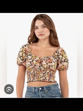 Billabong Floral Smocked Puff Sleeve Crop Top in Pink and Yellow XS